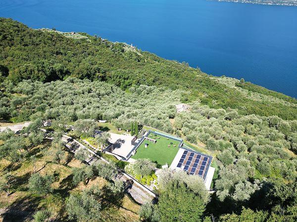 Modernità e funzionalità per una villa sul Lago di Garda