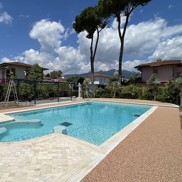 Pavimentazione Drenante Pavidrena per bordo piscina - Pavima