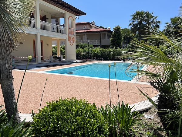 Pavimentazione Drenante Pavidrena per bordo piscina - Pavima