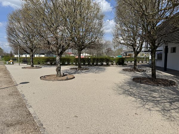 Pavimentazione drenante da esterno per area bar e spazi leisure a Mantova