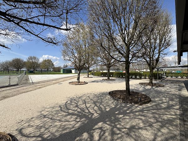 Pavimentazione drenante da esterno per area bar e spazi leisure a Mantova