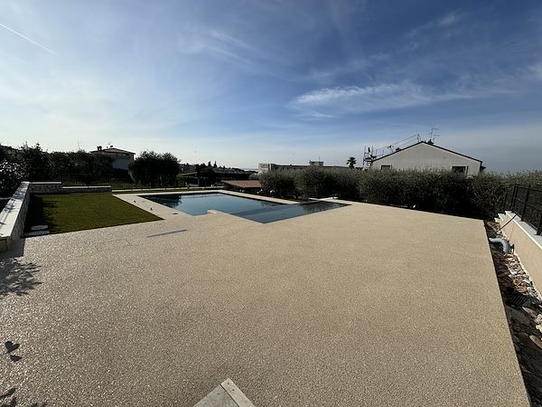 Pavimentazione Drenante Pavidrena per bordo piscina - Pavima