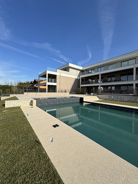 Pavimentazione Drenante Pavidrena per bordo piscina - Pavima