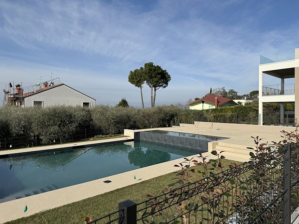 Pavimentazione Drenante Pavidrena per bordo piscina - Pavima