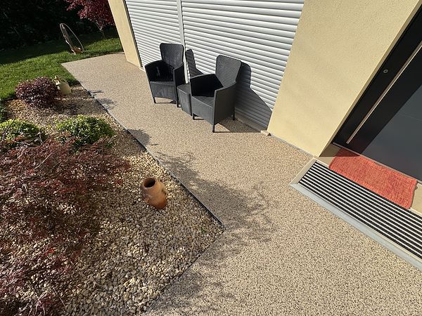 Funzionalità ed estetica per gli esterni di una villetta moderna a Padova