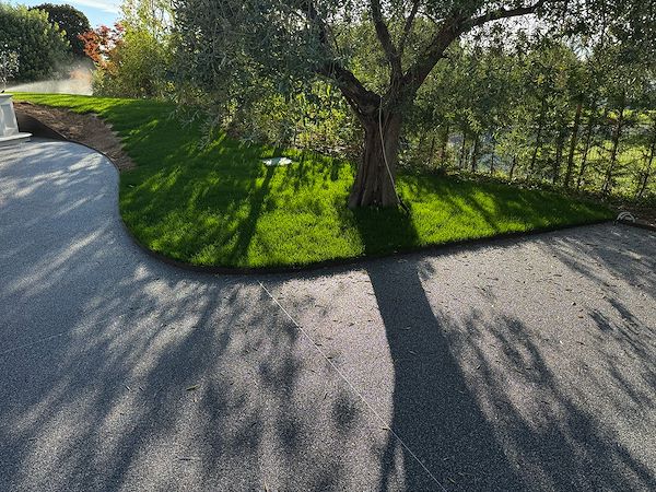 Eleganza Liberty e massima drenabilità: una pavimentazione esterna sul Lago di Garda