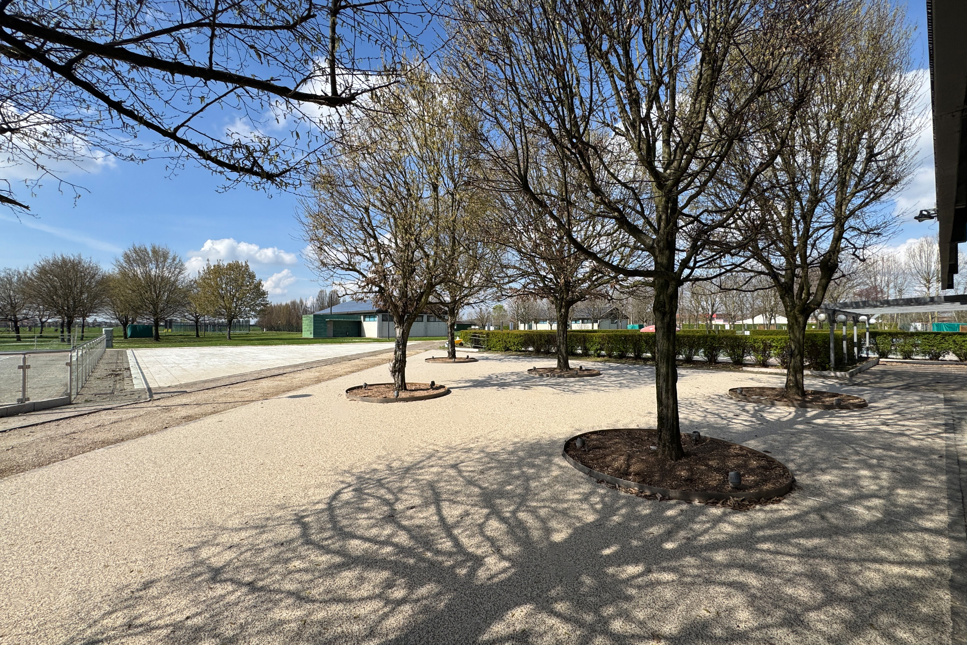 Pavimentazione drenante da esterno per area bar e spazi leisure a Mantova