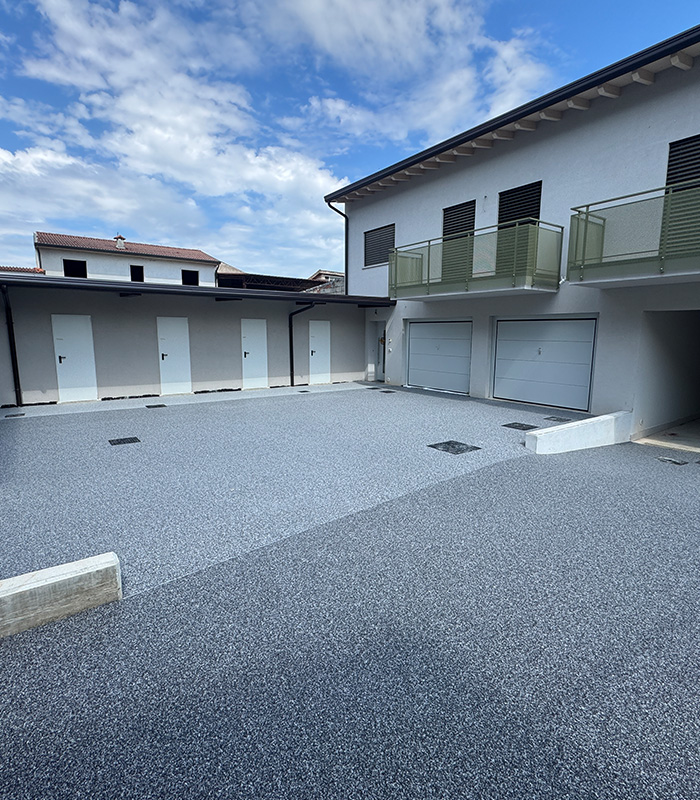 Pavimentazione drenante da esterno per parcheggio e marciapiedi a Verona