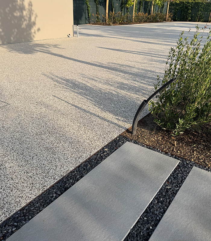 Pavimentazione drenante da esterno per una villetta privata a Modena